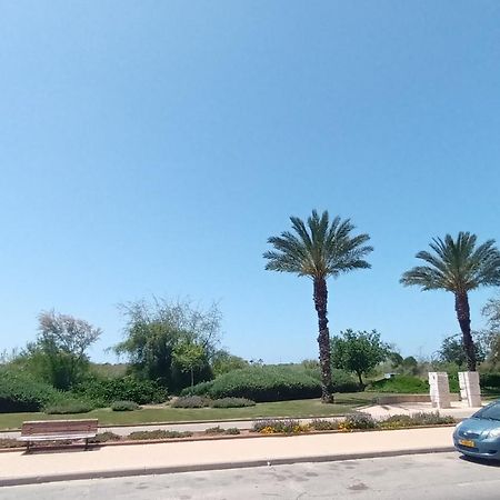 Beach Suite Israel- Private Jacuzzi Garden Suite & Gym, 3 Min Walk To Beach ביץ סוייט ישראל- ג'קוזי פרטי בגינה 3 דקות הליכה לים וחדר כושר Ασκελόν Εξωτερικό φωτογραφία