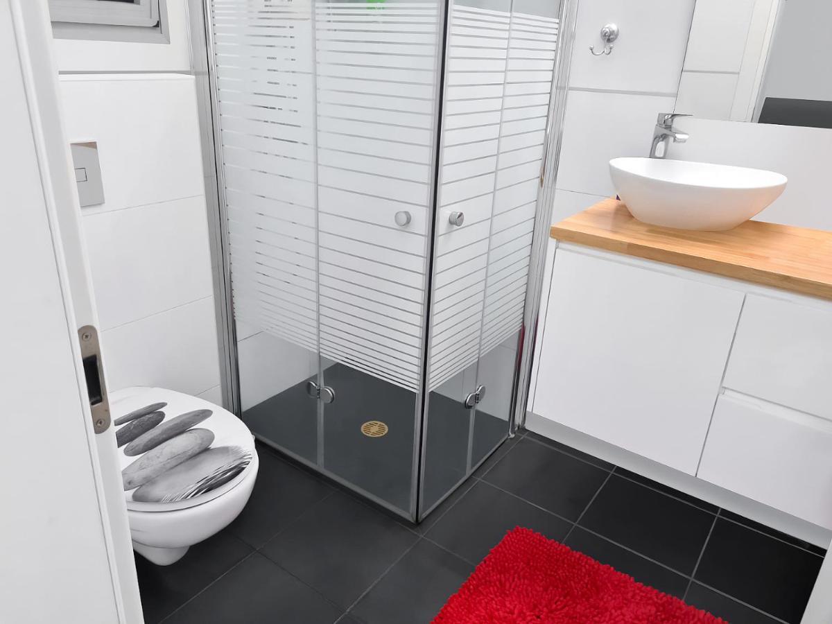 Beach Suite Israel- Private Jacuzzi Garden Suite & Gym, 3 Min Walk To Beach ביץ סוייט ישראל- ג'קוזי פרטי בגינה 3 דקות הליכה לים וחדר כושר Ασκελόν Εξωτερικό φωτογραφία