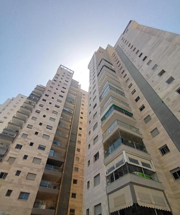 Beach Suite Israel- Private Jacuzzi Garden Suite & Gym, 3 Min Walk To Beach ביץ סוייט ישראל- ג'קוזי פרטי בגינה 3 דקות הליכה לים וחדר כושר Ασκελόν Εξωτερικό φωτογραφία